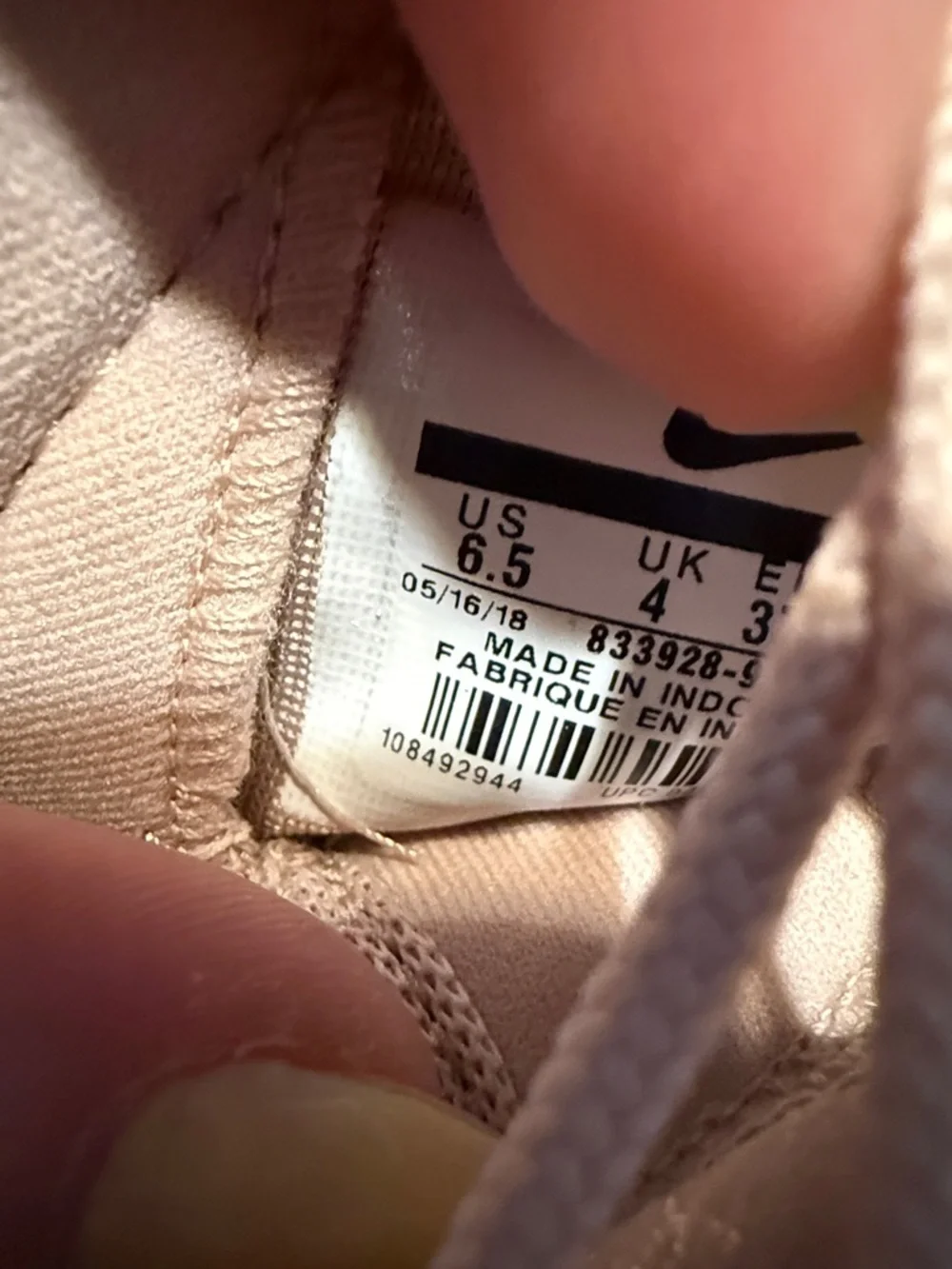 Nike RUN Roche Rose Gold Running Sneakers - Picture 7 of 7